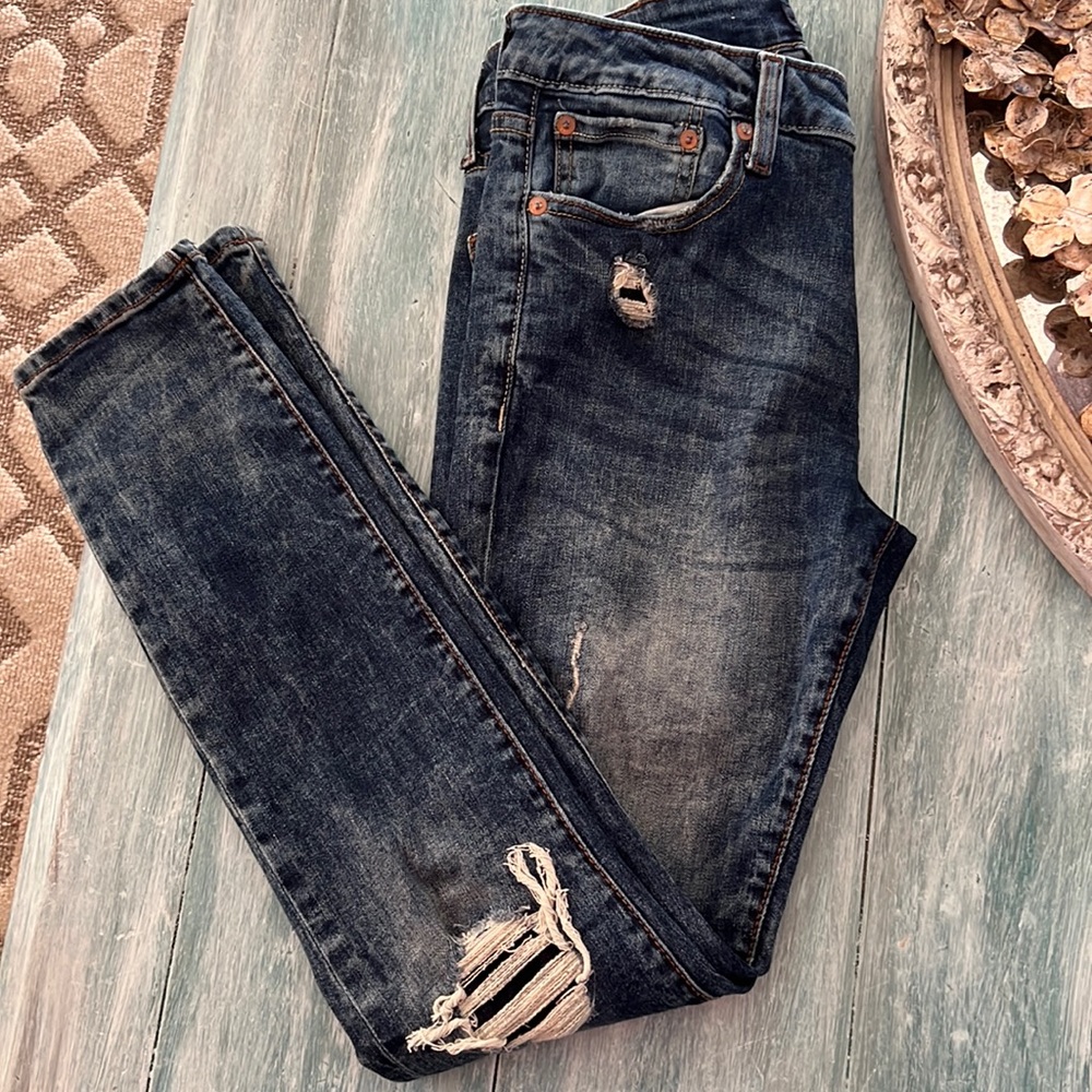Aeropostale skinny ripped jean
